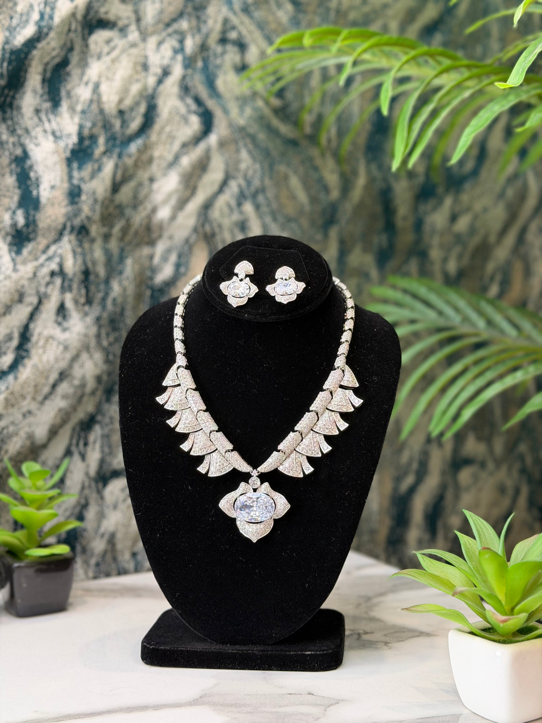 Elegant party wear