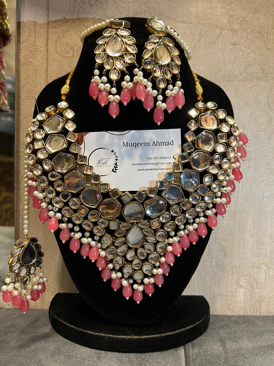 Traditional Kundan Necklace Set with Earrings